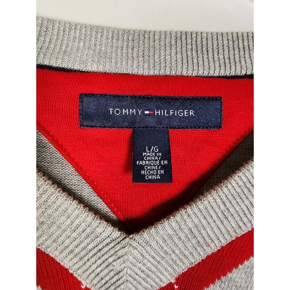 Tommy Hilfiger Men's V-Neck Argyle Sweater Gray Red Black Size L Acadamia Cotton - Picture 3 of 8